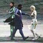 Imágenes de Marvel 'The Eternals' desde el set revelan a Angelina Jolie como Thena en un traje de superheroína y otros personajes.