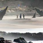 Imágenes de Marvel 'Los Eternos' desde el set revelan a Angelina Jolie como Thena en un traje de superheroína y otros personajes.