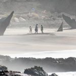 Imágenes de Marvel 'Los Eternos' desde el set revelan a Angelina Jolie como Thena en un traje de superheroína y otros personajes.