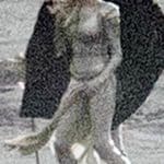 Imágenes de Marvel 'Los Eternos' desde el set revelan a Angelina Jolie como Thena en un traje de superheroína y otros personajes.