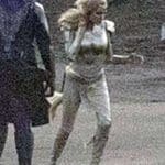 Imágenes de Marvel 'Los Eternos' desde el set revelan a Angelina Jolie como Thena en un traje de superheroína y otros personajes.