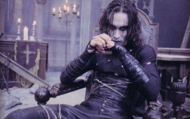 El reinicio de The Crow vuelve a estar en desarrollo.