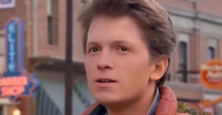 El reboot de "Regreso al Futuro" recibe un tráiler 'deepfake' con Tom Holland.