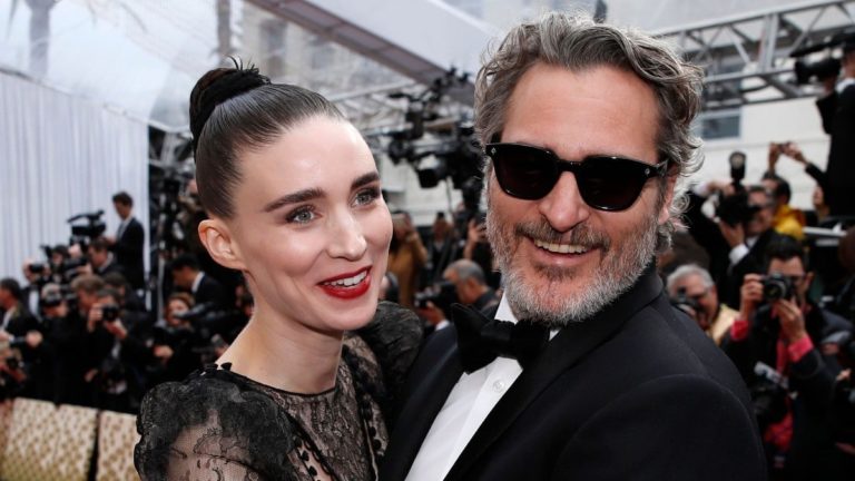 Joaquín Phoenix ha dado la bienvenida a su primer hijo con Rooney Mara y lo ha nombrado en honor a su hermano fallecido.