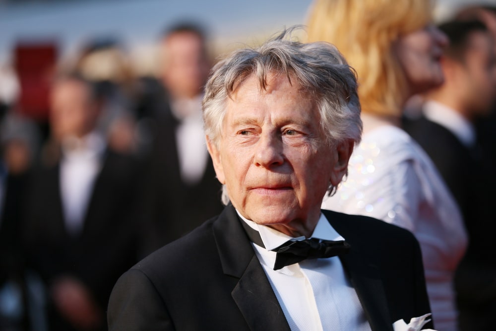 Roman Polanski es un reconocido director de cine, productor y guionista polaco-francés, famoso por sus películas aclamadas por la crítica y su controvertida vida personal.