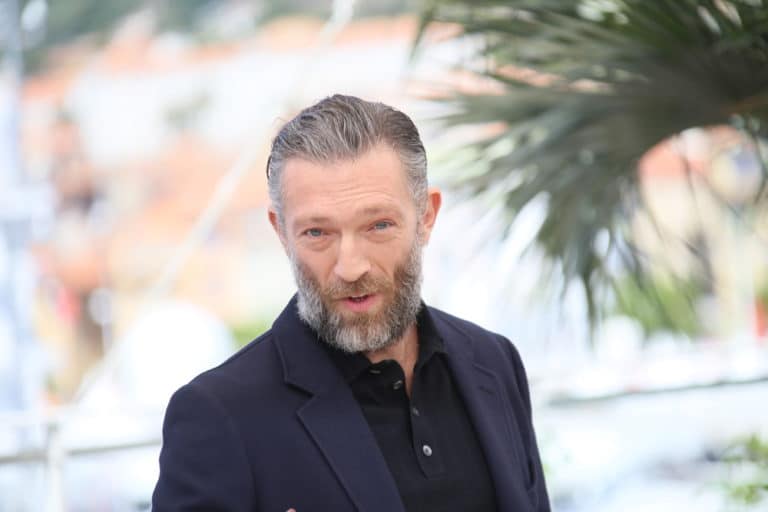 Vincent Cassel: Actor francés conocido por sus papeles en películas aclamadas como "La Haine" y "Black Swan". Su estilo único y versatilidad lo han convertido en una figura destacada en el cine internacional.